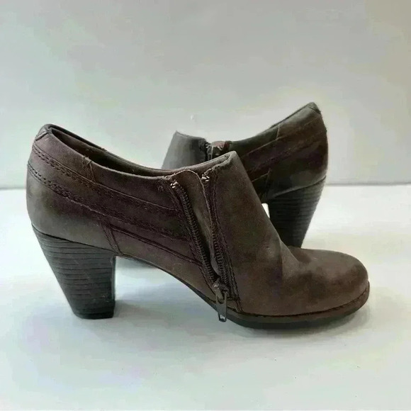 Clarks Bendables Brown Leather Ankle Booties with Heel Womens Shoes Size 6 - Picture 6 of 11